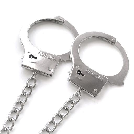 Nixie Metal Butt Plug & Handcuffs Set Silver